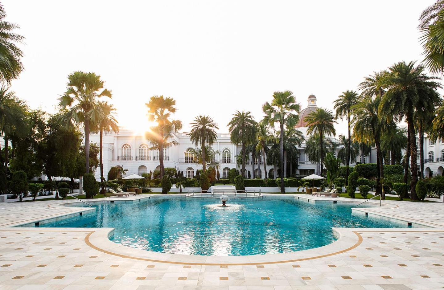 Taj Mahal Lucknow Hotel ภายนอก รูปภาพ