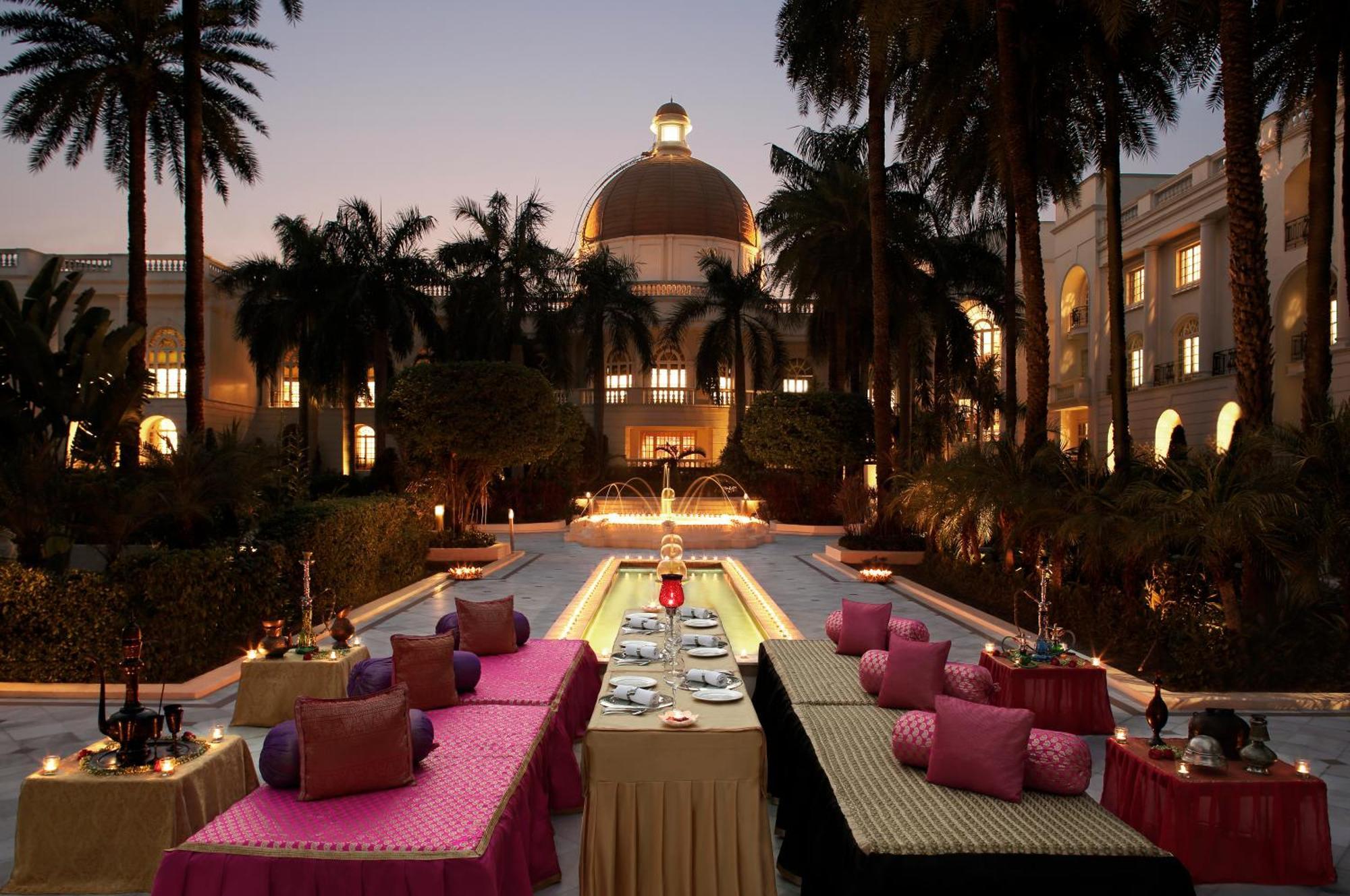 Taj Mahal Lucknow Hotel ภายนอก รูปภาพ