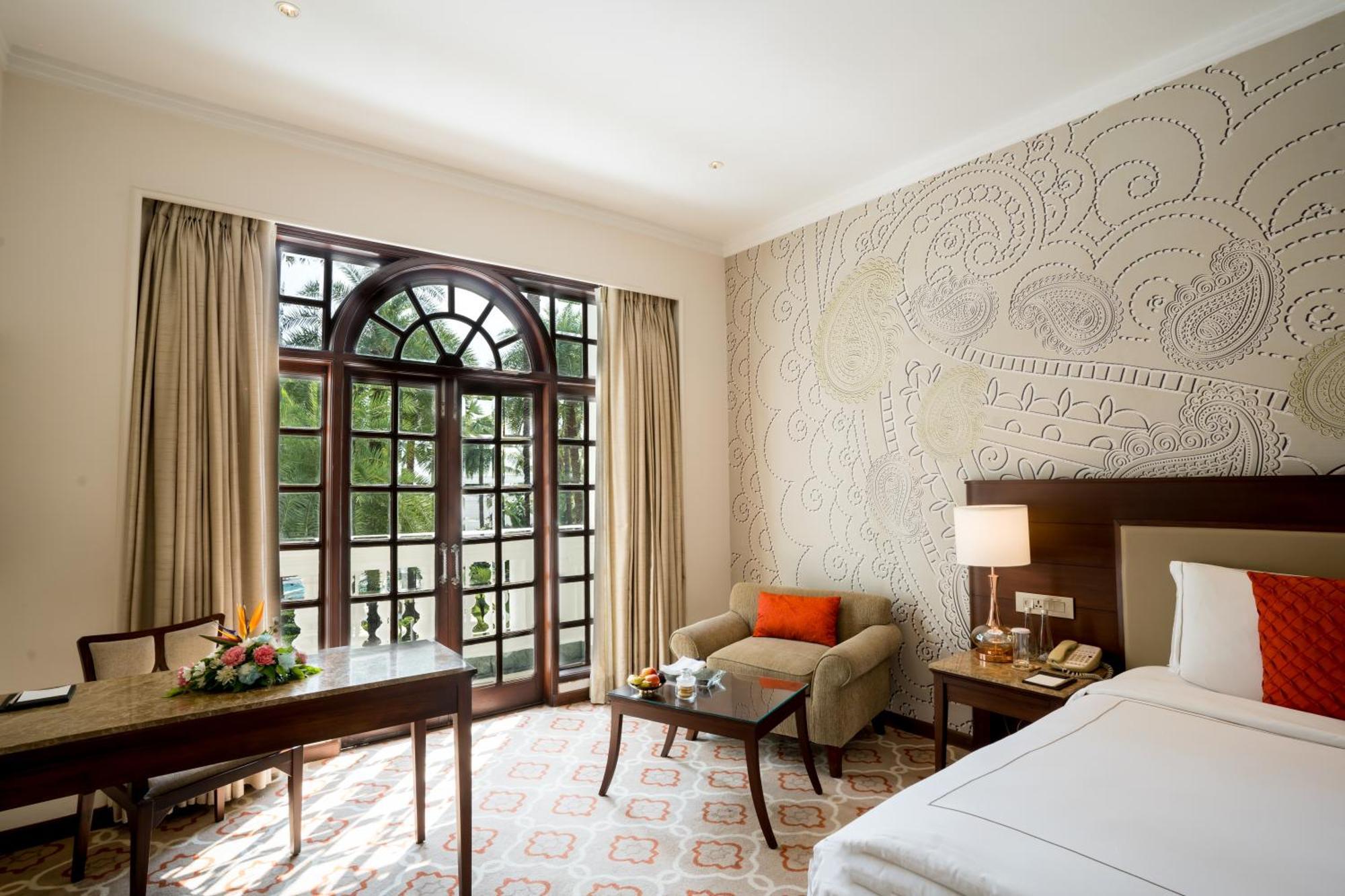 Taj Mahal Lucknow Hotel ภายนอก รูปภาพ