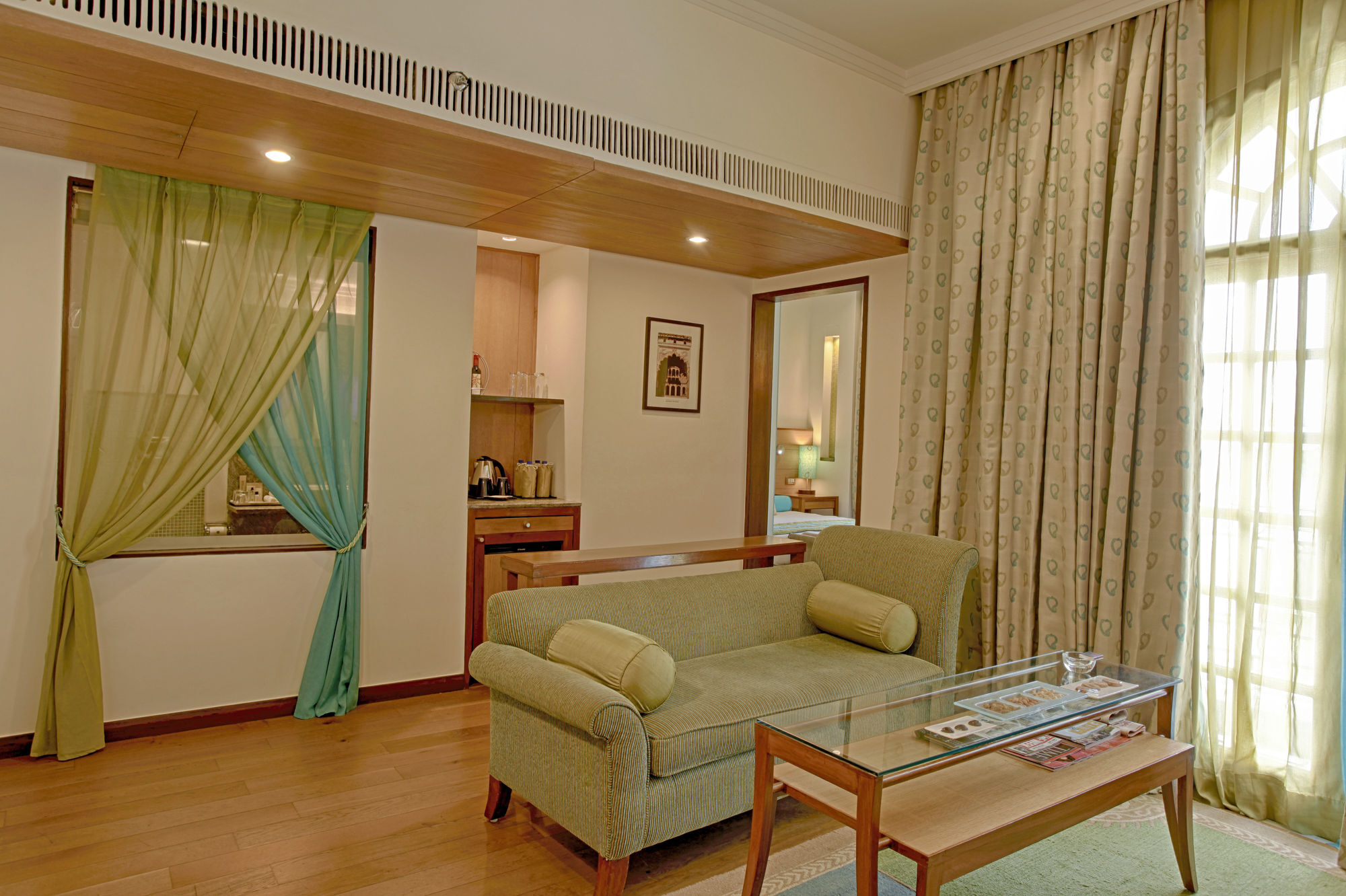 Taj Mahal Lucknow Hotel ภายนอก รูปภาพ