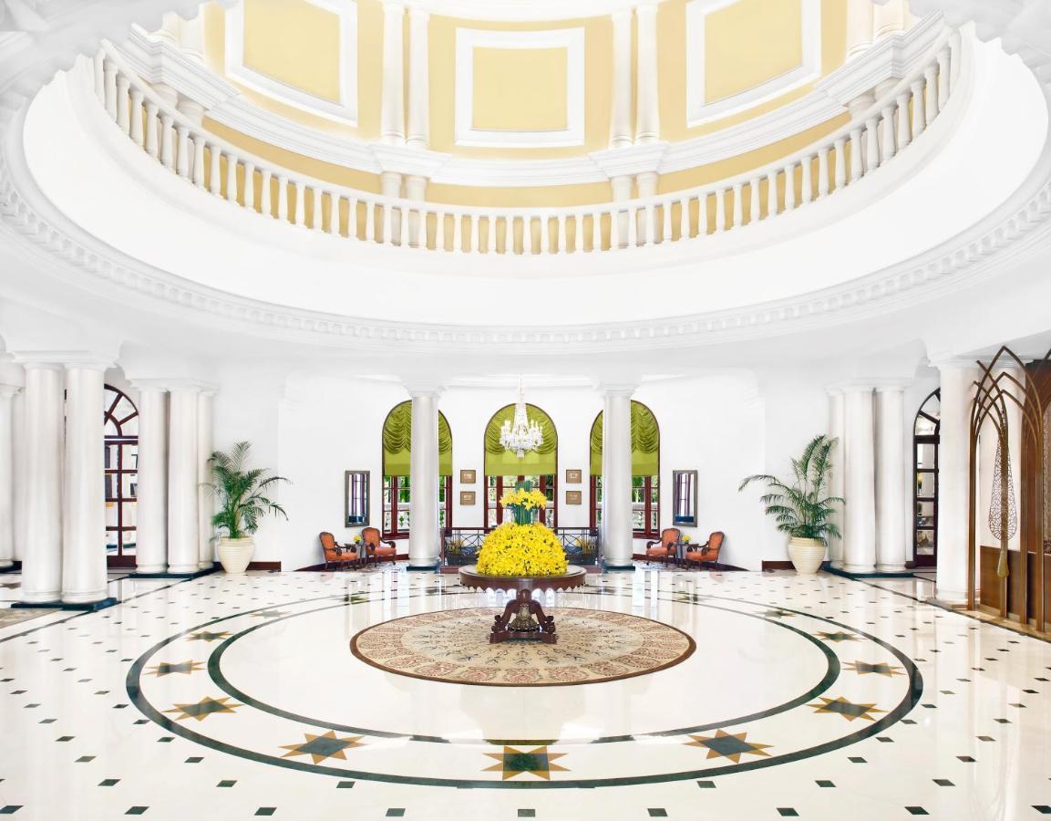 Taj Mahal Lucknow Hotel ภายนอก รูปภาพ