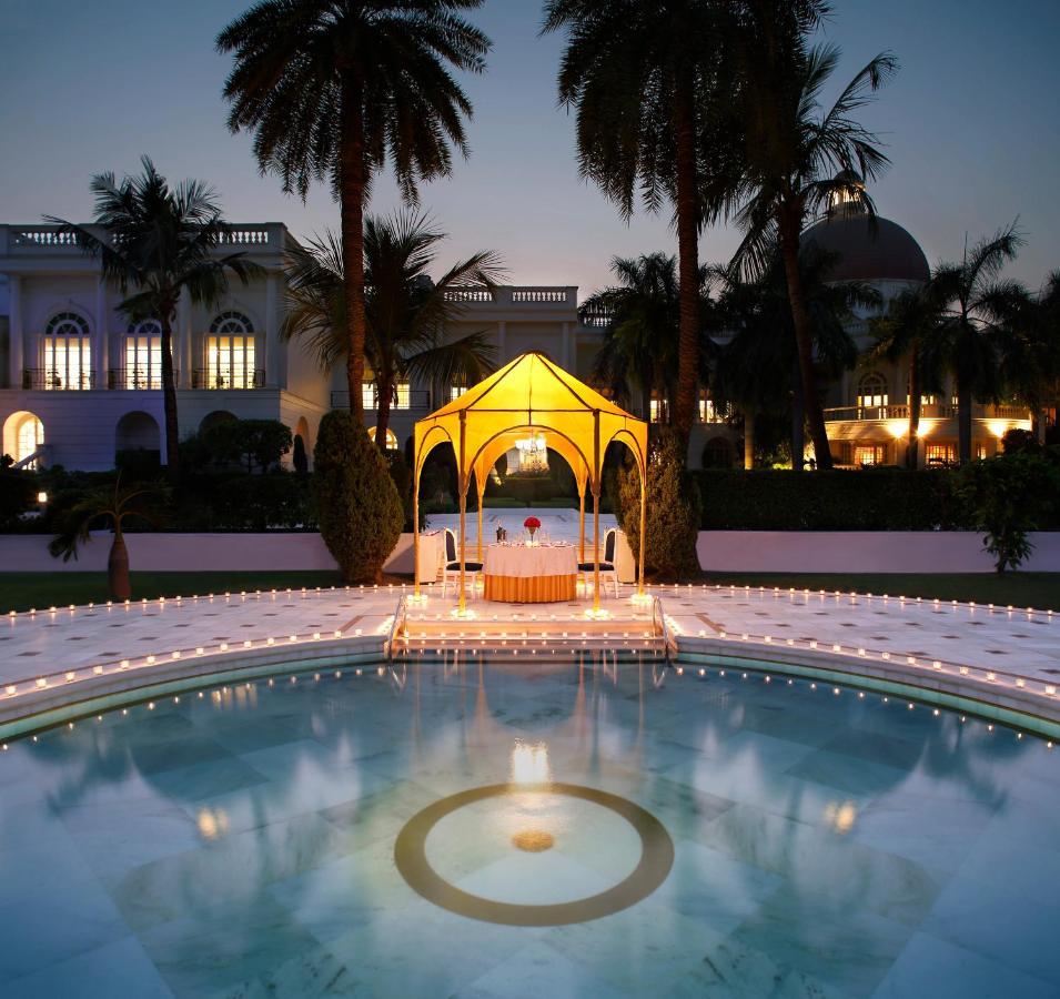 Taj Mahal Lucknow Hotel ภายนอก รูปภาพ