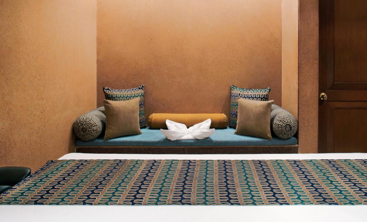 Taj Mahal Lucknow Hotel ภายนอก รูปภาพ